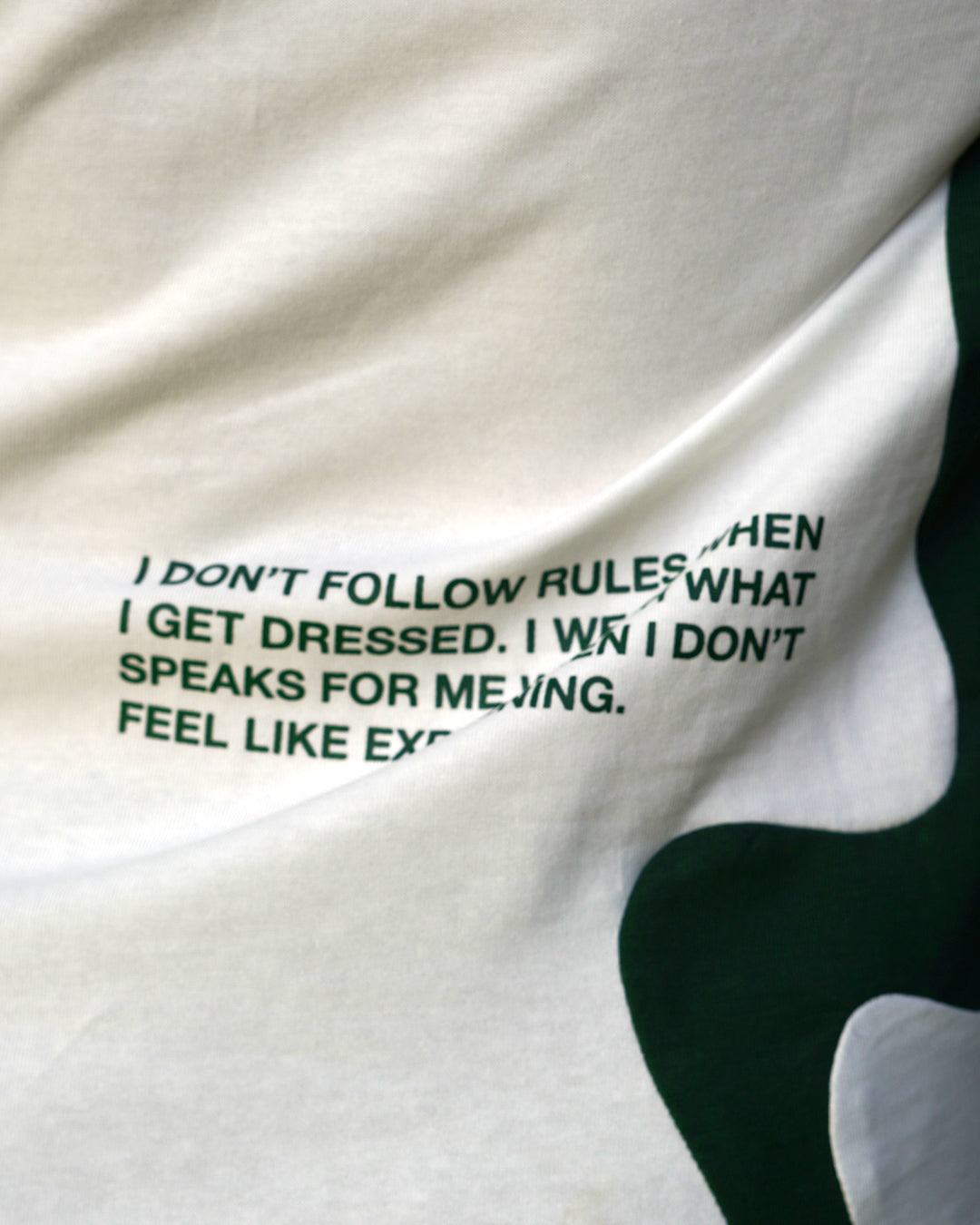 DINAMIC WHITE AND GREEN T-SHIRT